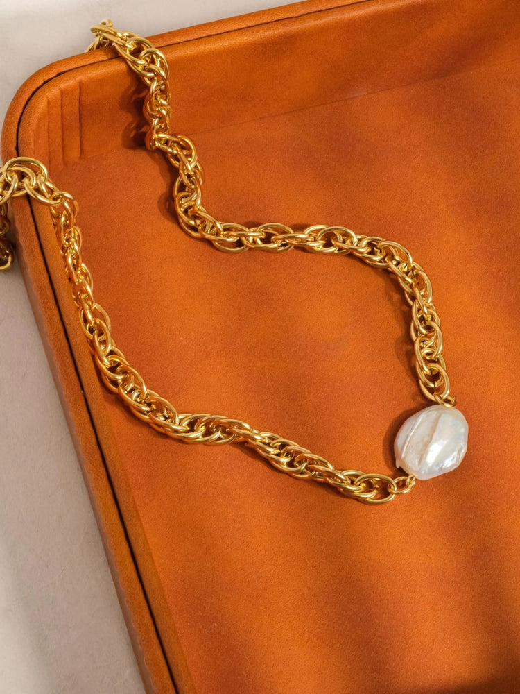 Loan Pearl Choker