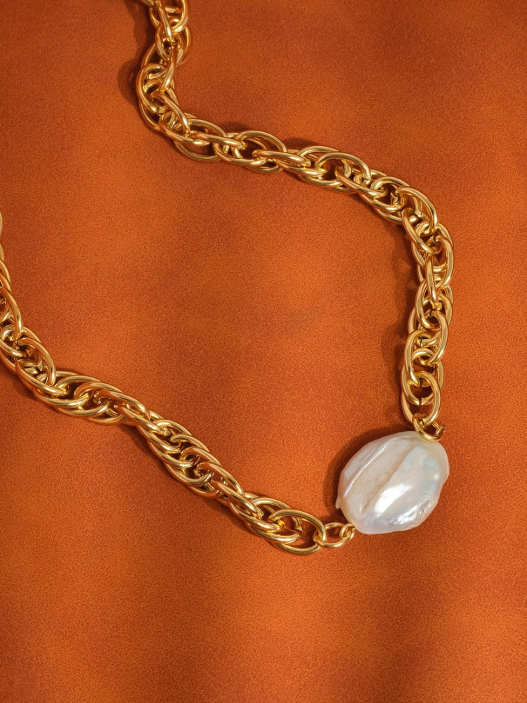 Loan Pearl Choker